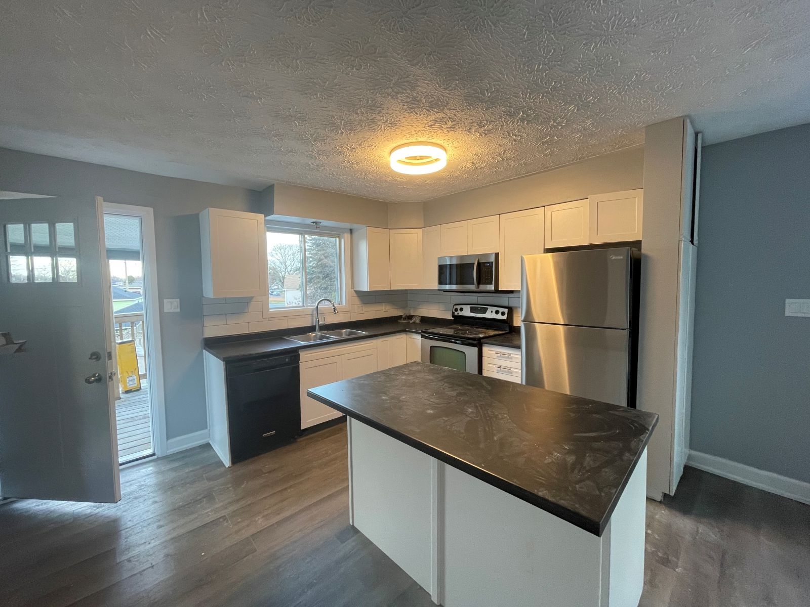 1029 Larin