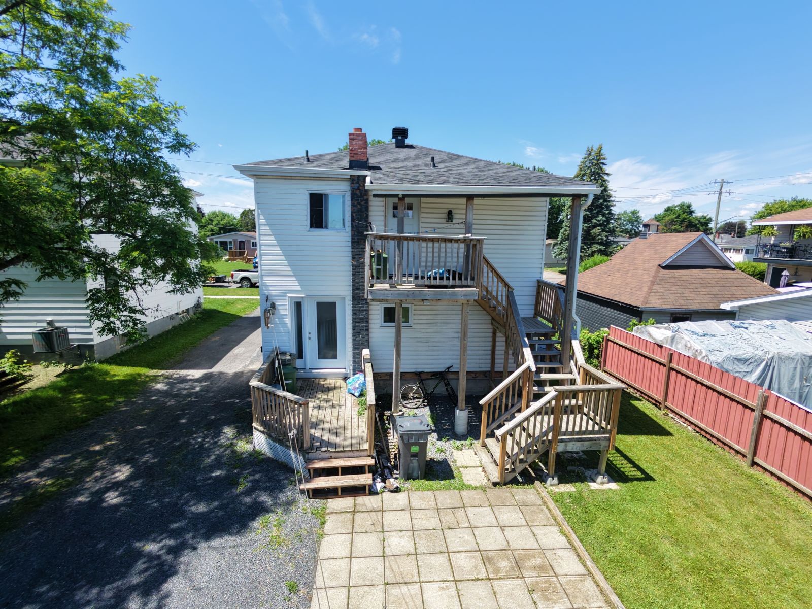 1027 Larin