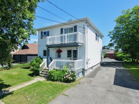 1027 Larin