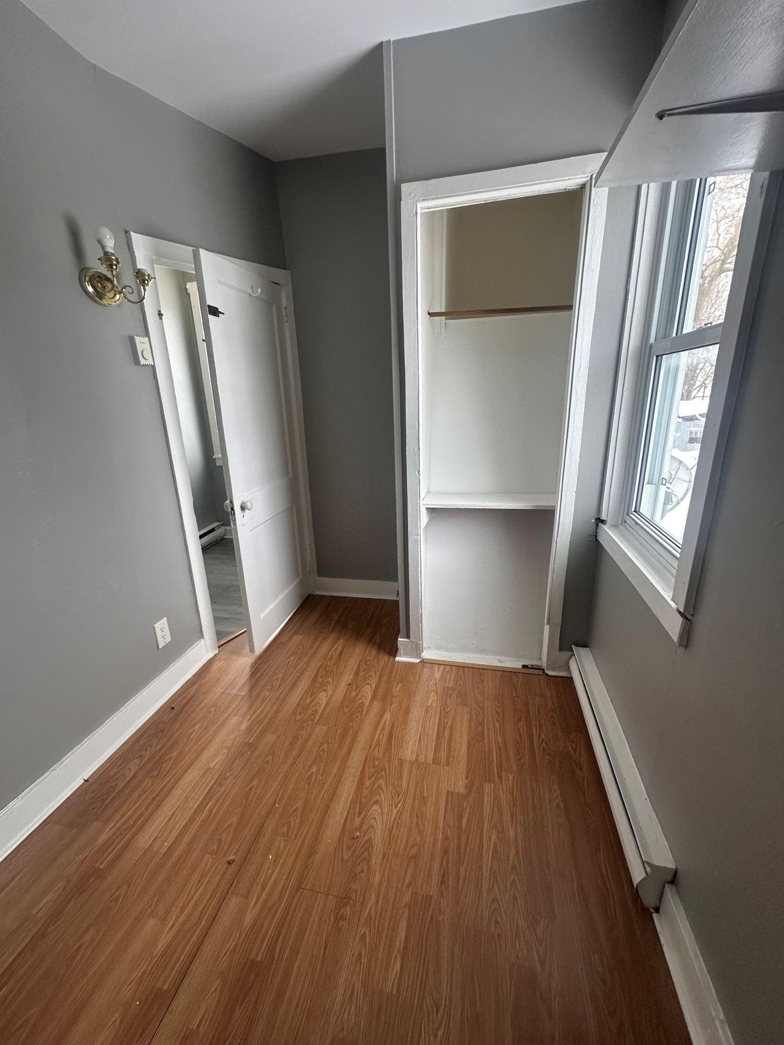 Room 1-2 11 McDonald Apt#C
