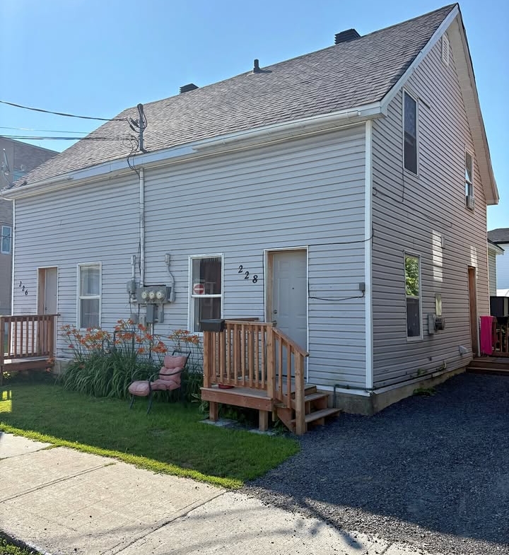 228 First St. W